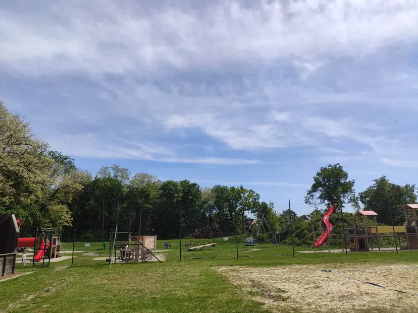 Spielplatz am Sportplatz 4