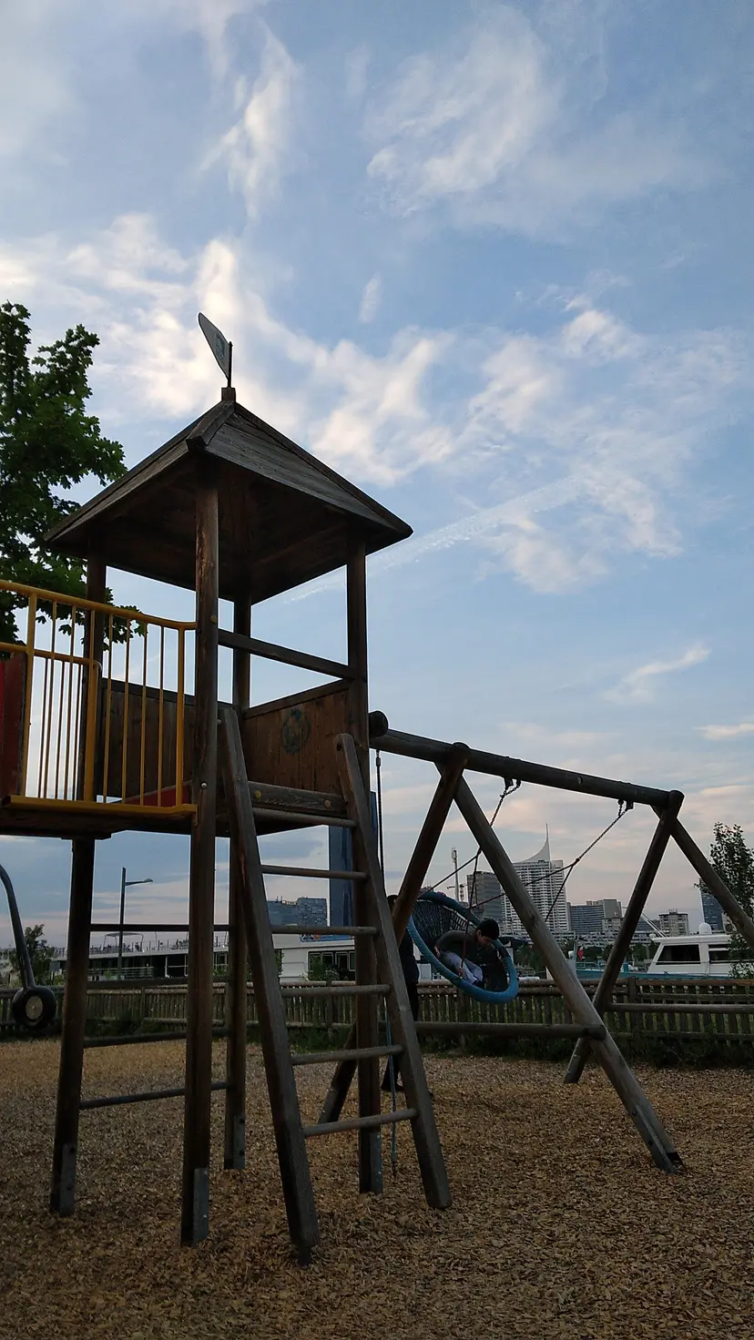 Spielplatz Kafkasteg 4