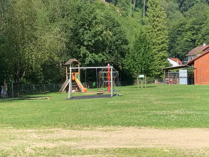 Öffentlicher Kinderspielplatz 4