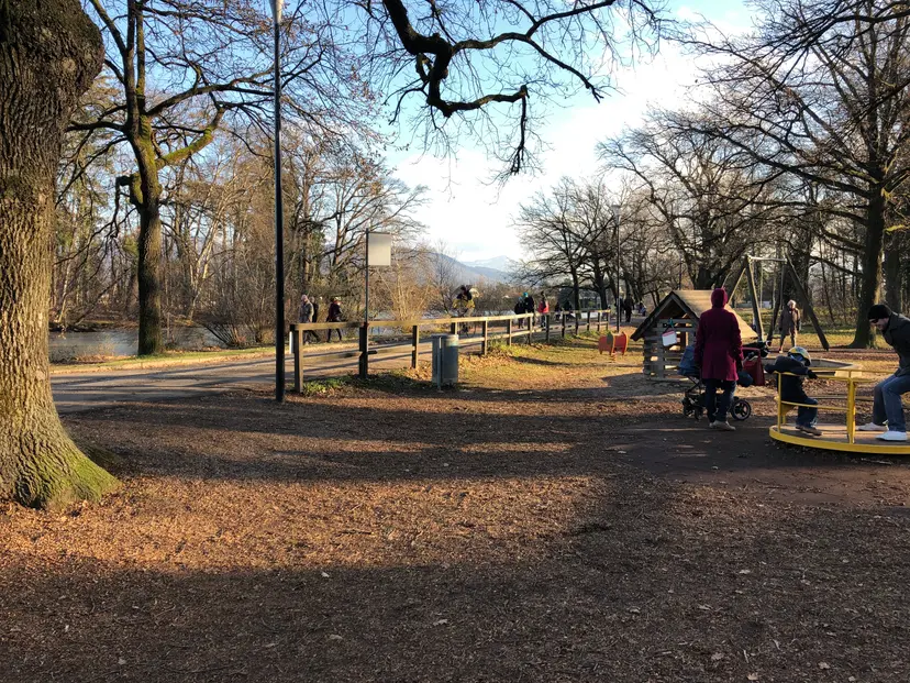 Spielplatz König-Ludwig-Straße 2