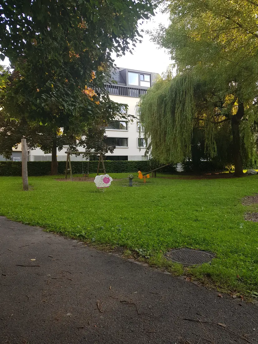 Weiherspielplatz 3