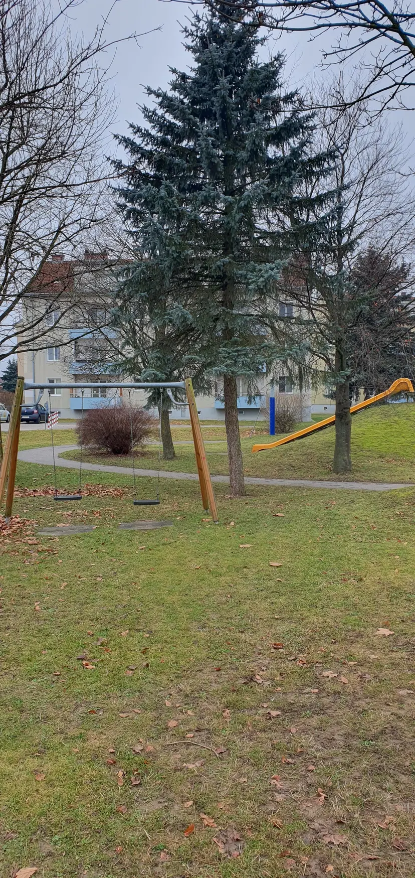 Öffensichtlicher Spielplatz 6