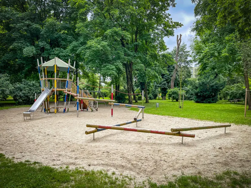Kinderspielplatz Dauphinestraße 5