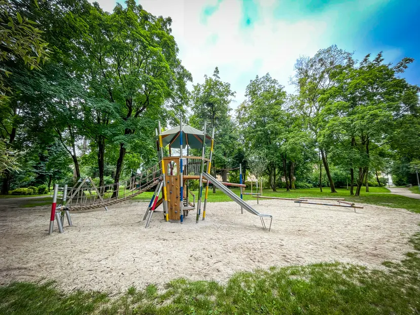 Kinderspielplatz Dauphinestraße 6