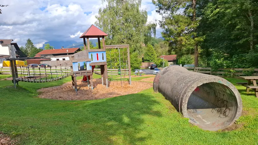 Öffentlicher Spielplatz Niederbreitenbach 4