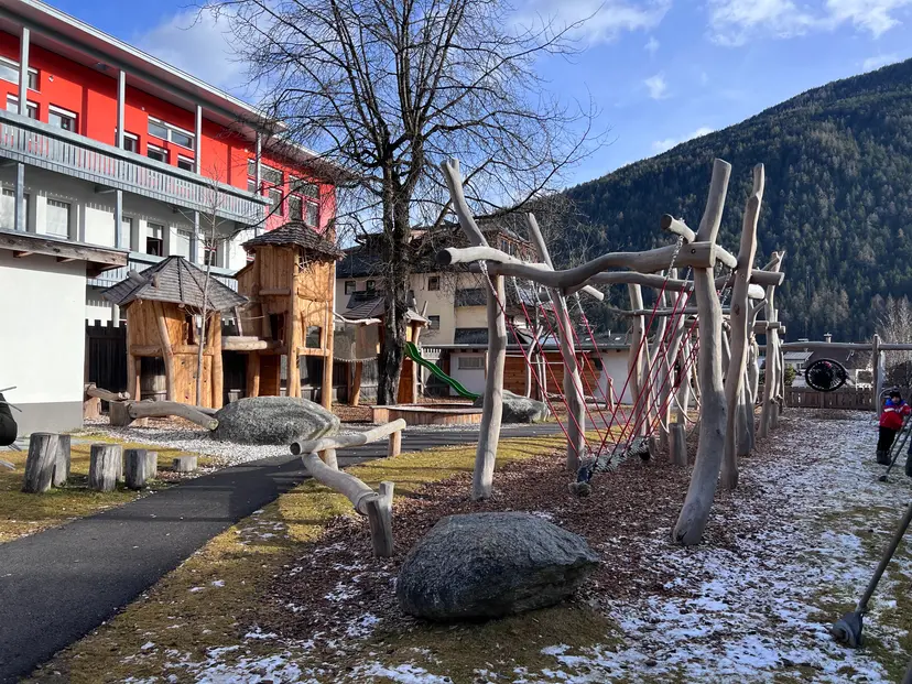 Dorf Spielplatz 5