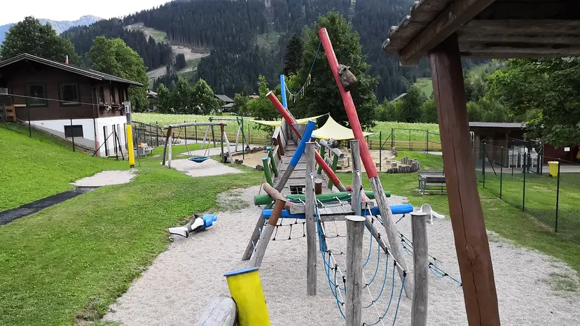 Öffentlicher Spielplatz 2