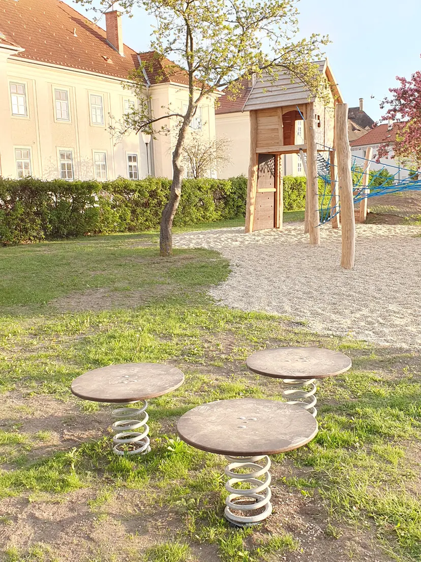 Spielplatz am Denkmalplatz 4