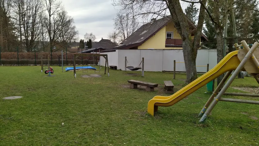 Öffentlicher Spielplatz 3