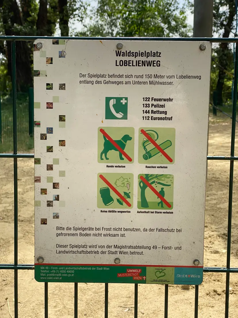 Waldspielplatz Lobelienweg 4