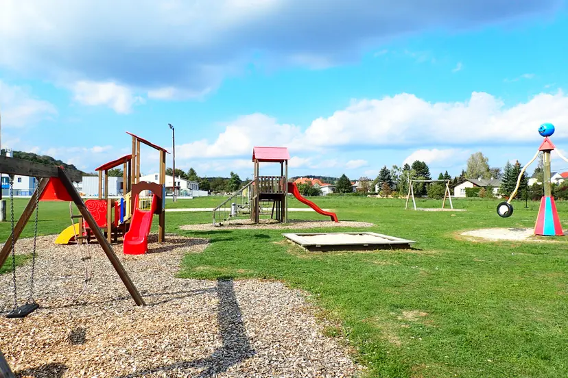 Spielplatz beim Sportplatz 5