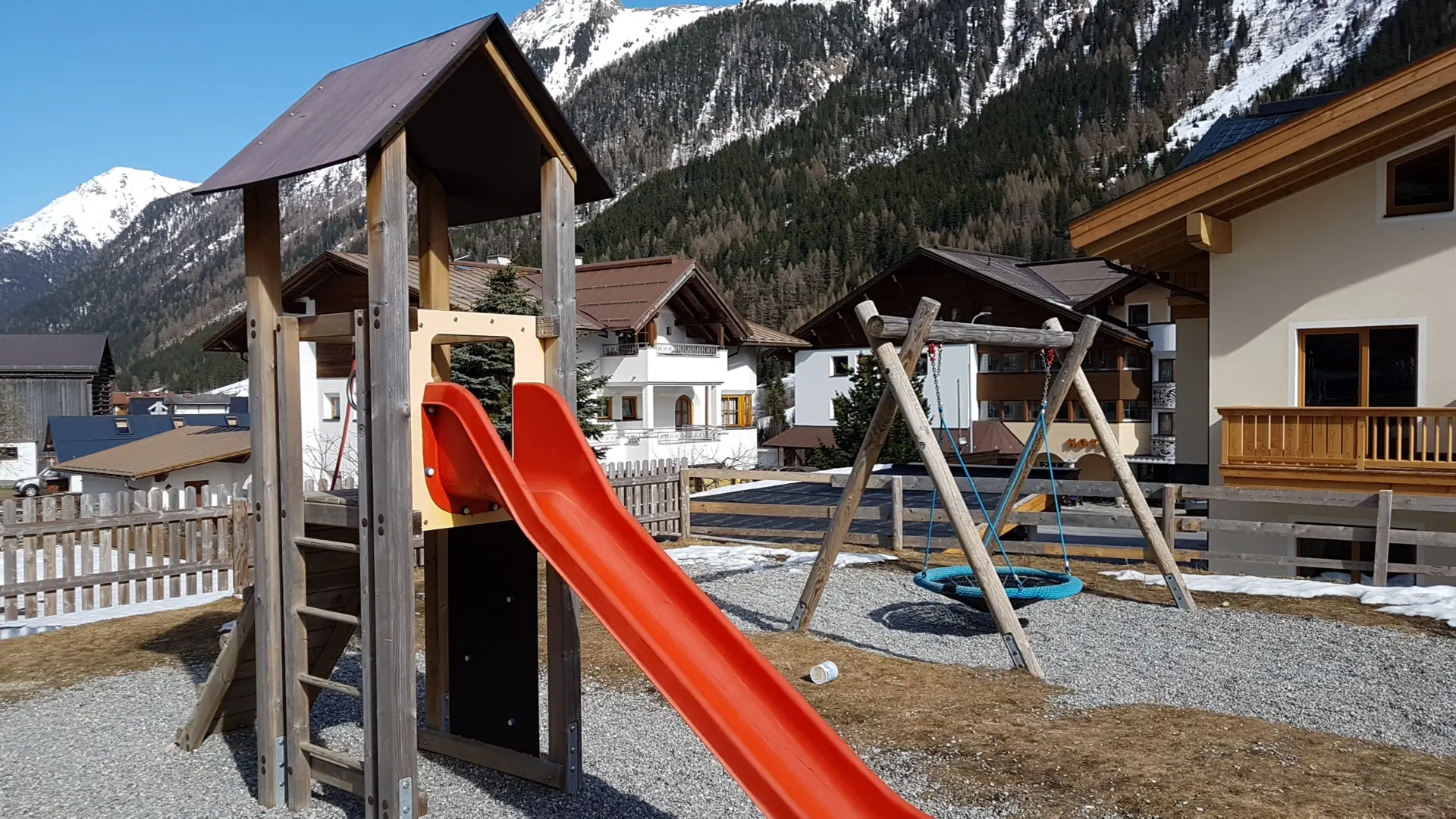 Kinderspielplatz Mathon