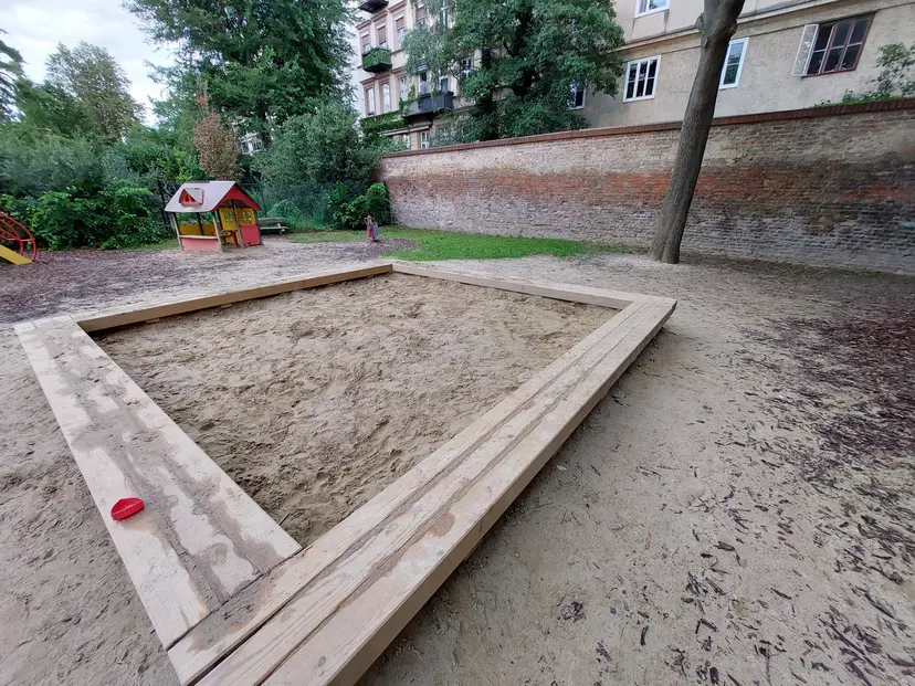 Spielplatz no. 3 4