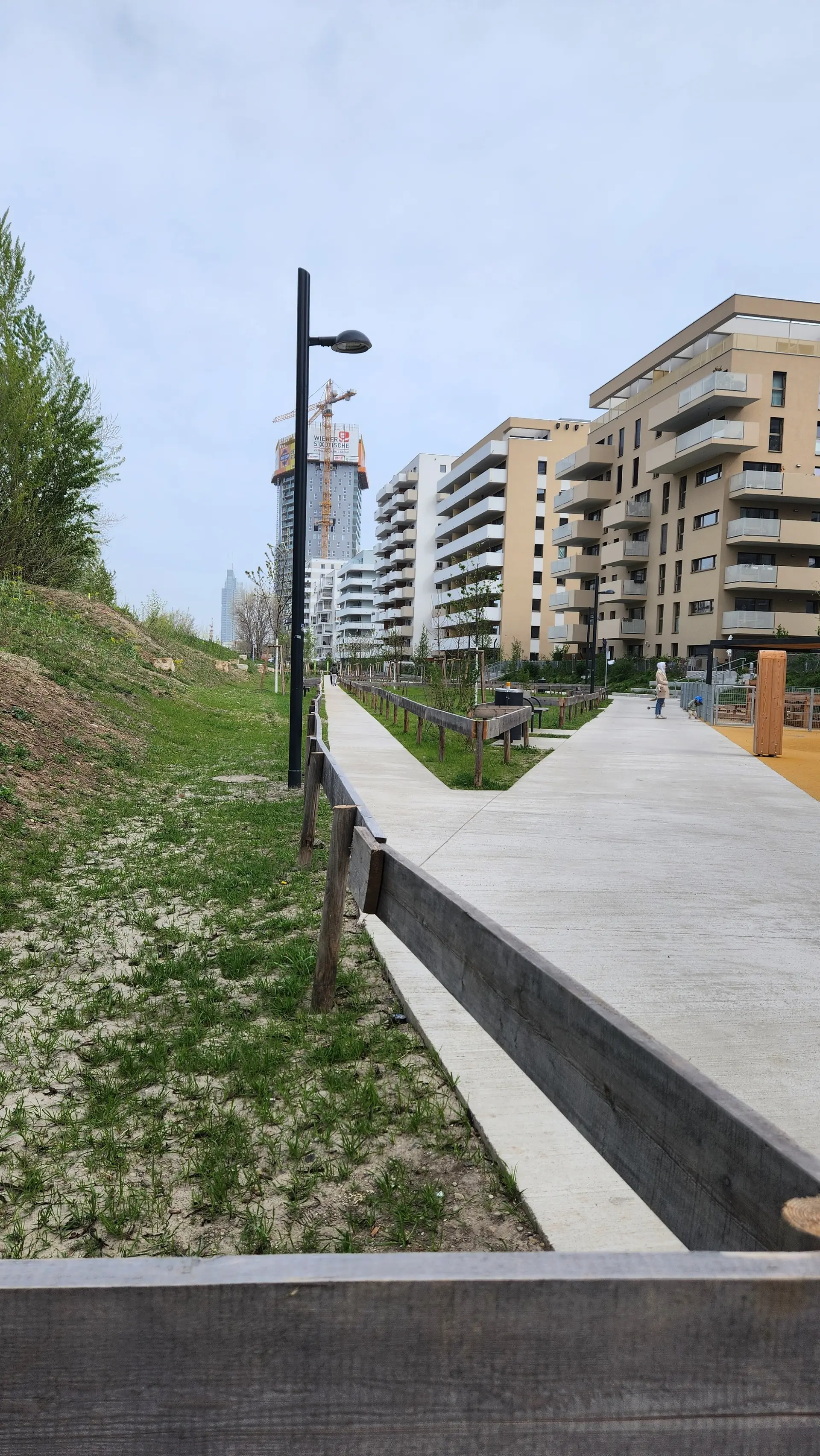 Spielplatz "Drehen und Wippen"