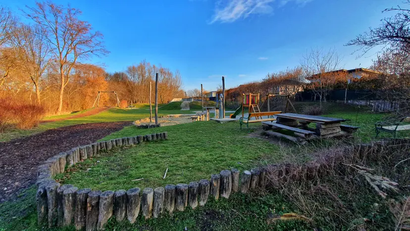 Spielplatz am Senningbach 6