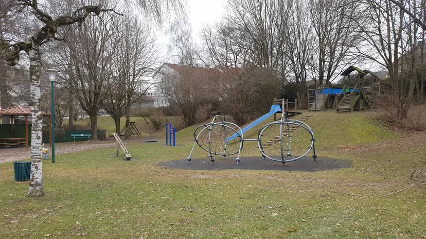 Spielplatz im Grünen 2