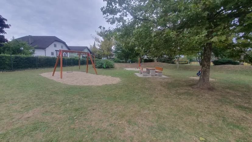 Spielplatz neben Hallenbad 3