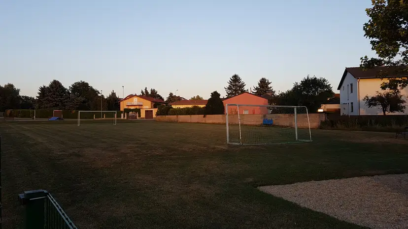 Spielplatz, Skateanlage, Fußballfeld 3