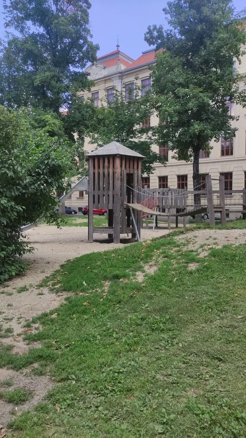 Spielplatz Hasnerplatz 3