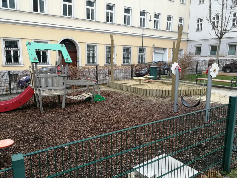 Kinderspielplatz 2