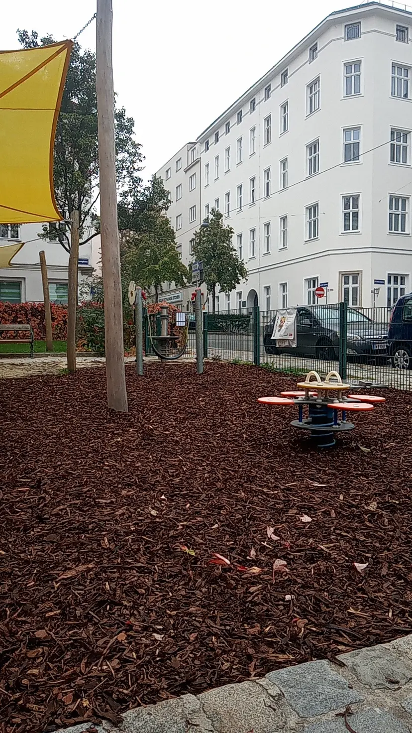 Kinderspielplatz 3