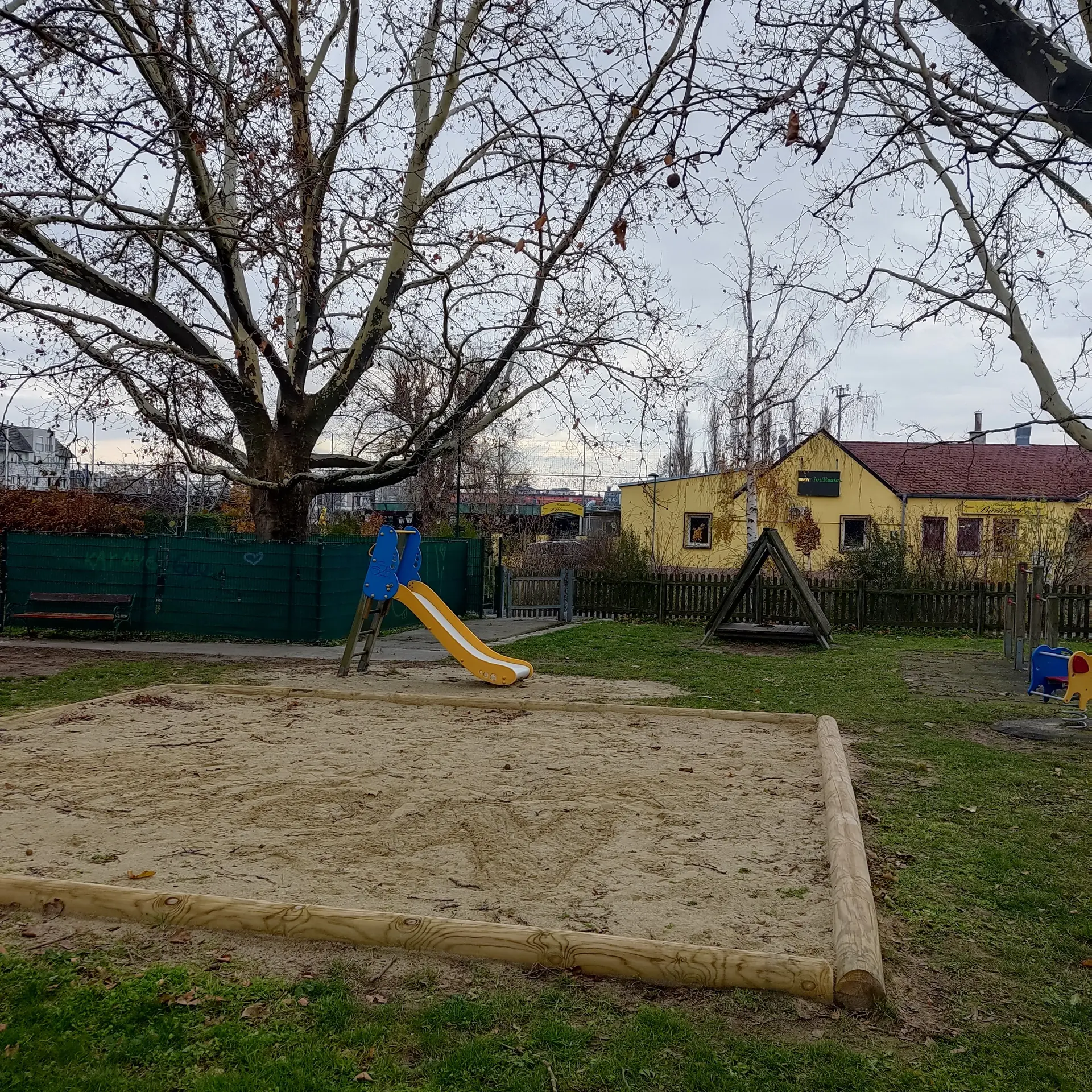 Spielplatz Hyrtlplatz West