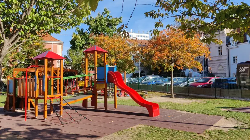 Kinderspielplatz 2