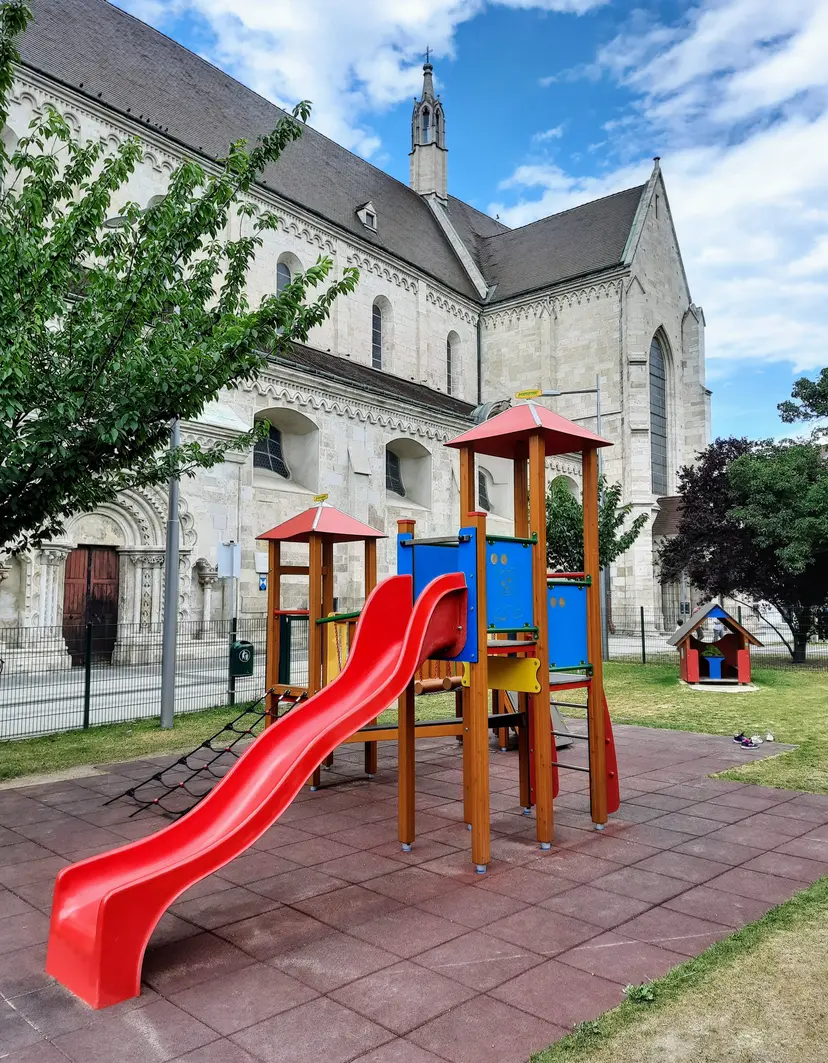 Kinderspielplatz 4
