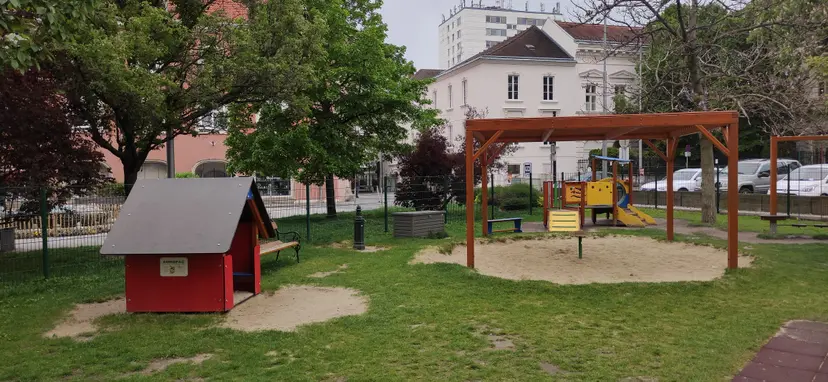 Kinderspielplatz 6