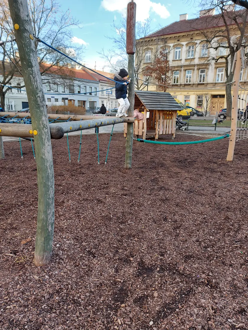 Spielplatz Parkanlage Stillfriedplatz 5
