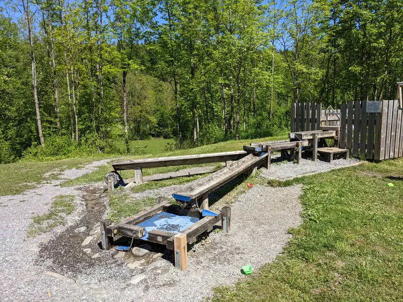 Spielplatz und Grillplatz am Stausee Andelsbuch 5