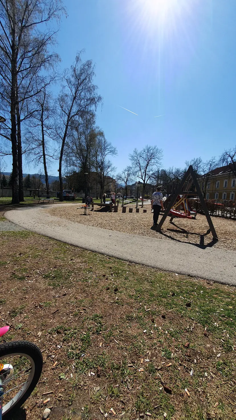 Kinderspielplatz 3