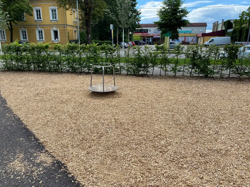 Kinderspielplatz 6