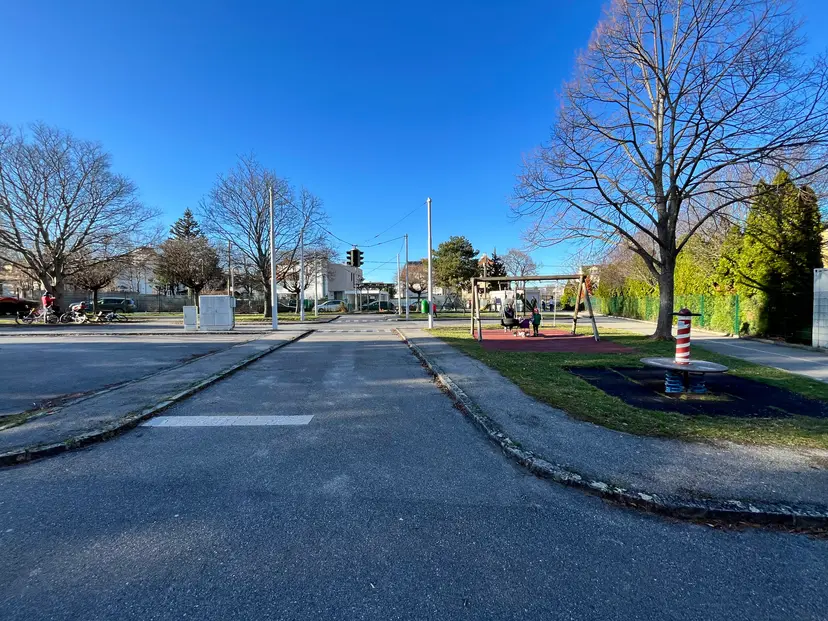Spielplatz und Verkehrsübungsplatz 4