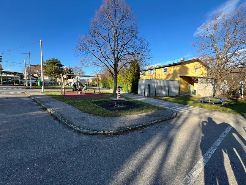Spielplatz und Verkehrsübungsplatz 5