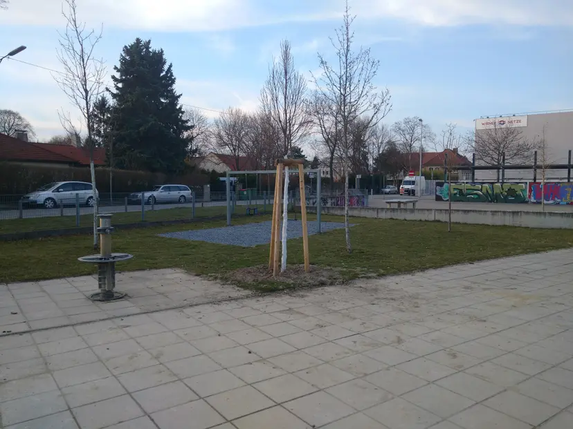 Spielplatz Raphael-Donner-Allee 5