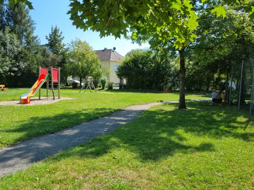 Öffentlicher Spielplatz 2