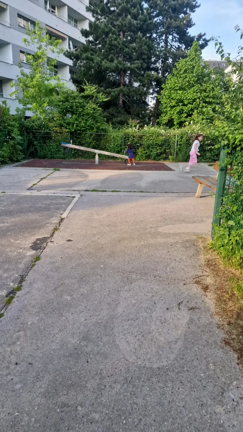 Kleinkinderspielplatz 6