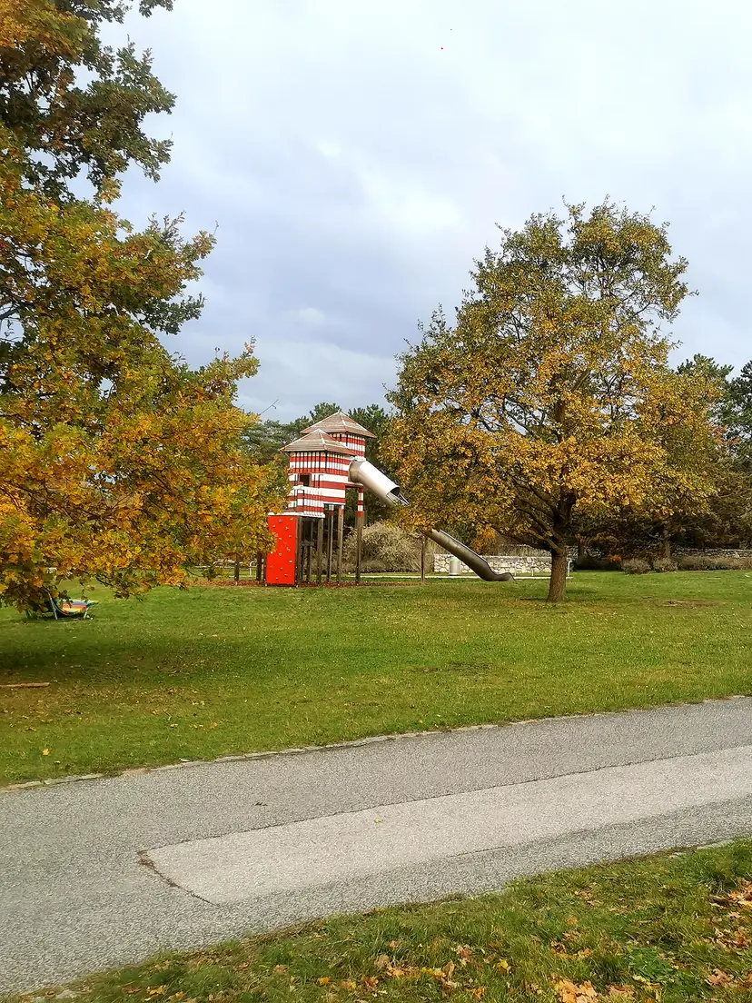 Spielplatz - Kletter- und Rutschenturm 3