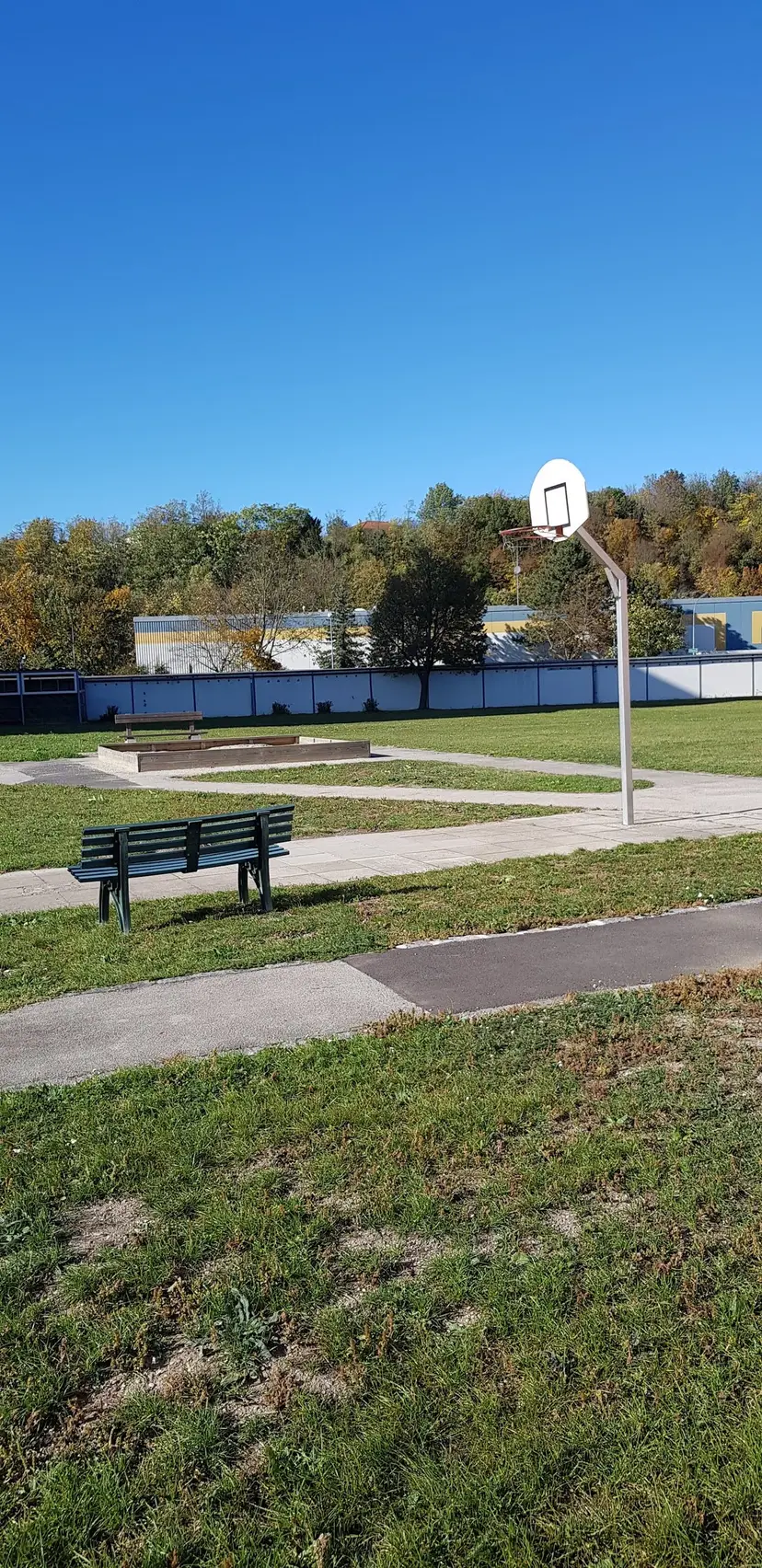 Spielplatz nur für Steingötter/Schärfstraße 3