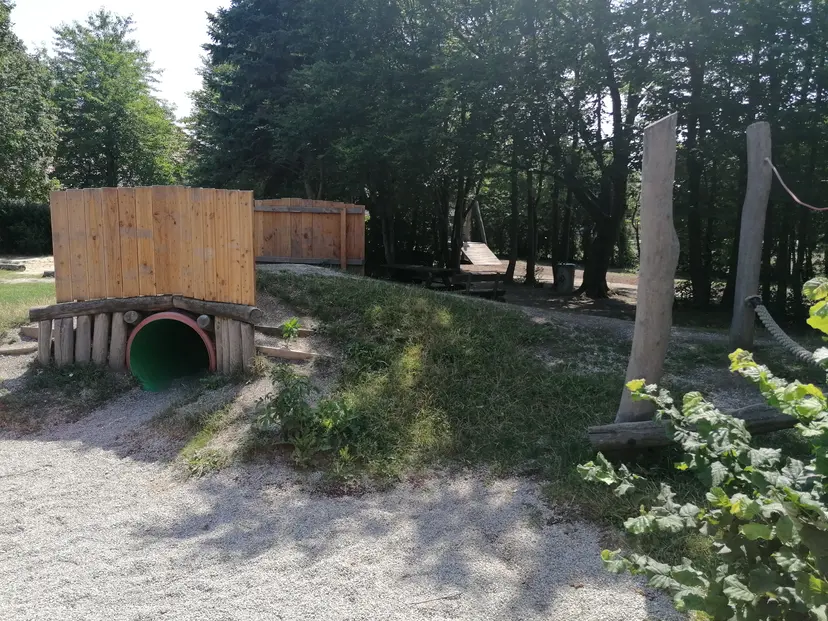 Spielplatz Straußgasse Möllersdorf 3