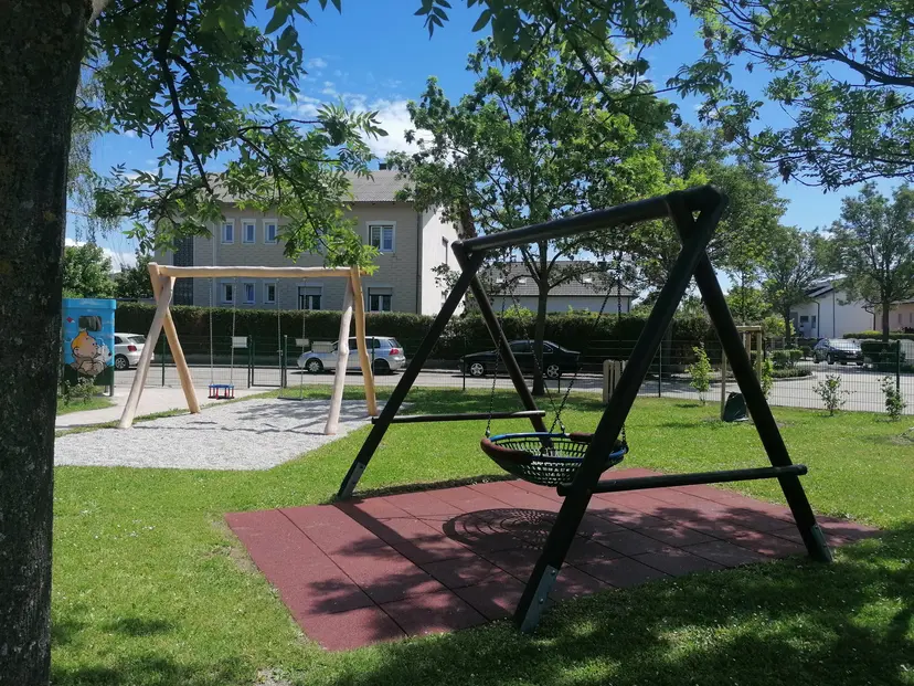 ZIEGEL Spielplatz 4