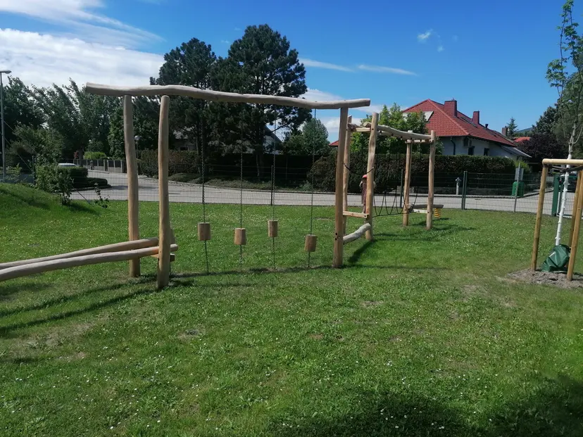 ZIEGEL Spielplatz 6