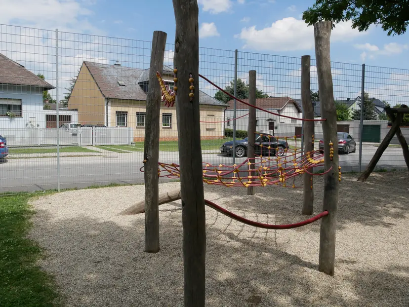 Spielplatz Groß Enzersdorf 6
