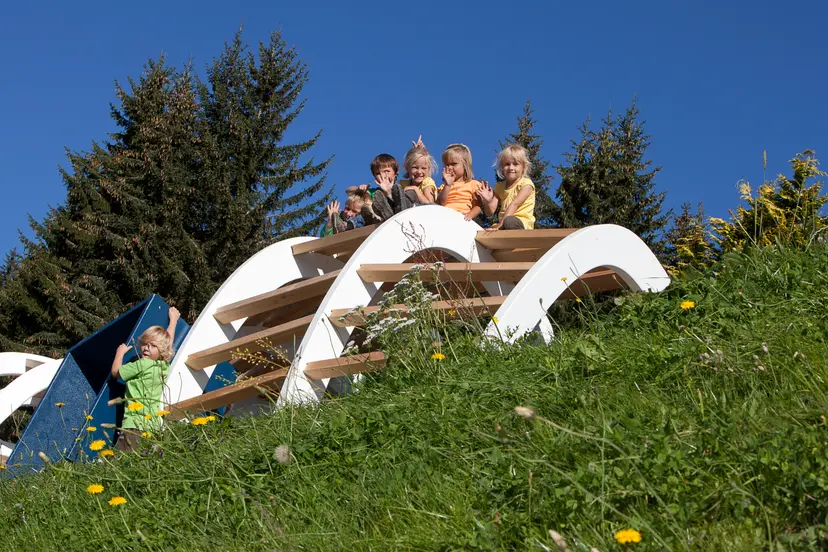 Silberspielwelt - Spielplatz mit über 1.000m² inkl. Hüpfburg und Holzkugelbahn 4