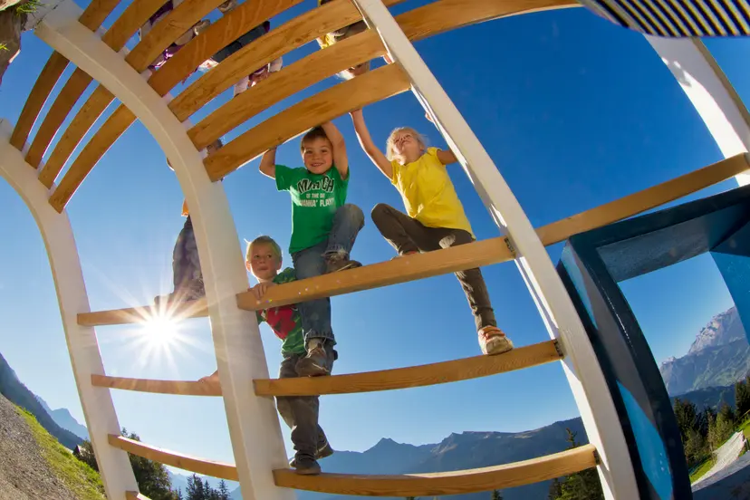 Silberspielwelt - Spielplatz mit über 1.000m² inkl. Hüpfburg und Holzkugelbahn 5
