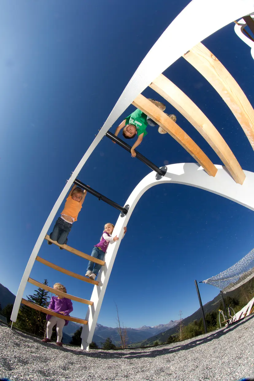 Silberspielwelt - Spielplatz mit über 1.000m² inkl. Hüpfburg und Holzkugelbahn 6