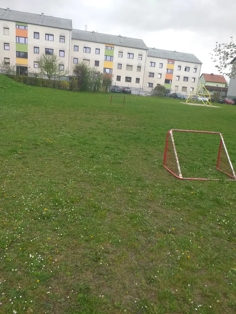 Kinder- und Ballspielplatz 2