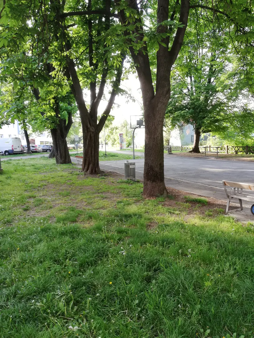 Spielplatz Floßlendplatz 3