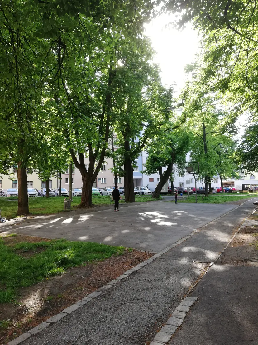Spielplatz Floßlendplatz 4